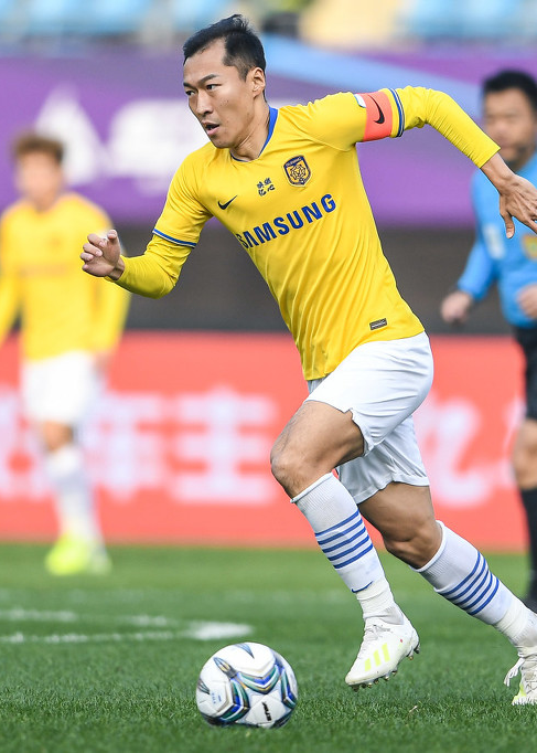 包含冲刺阶段法甲传出新动向，费耶诺德门线救险，管理层表态——震撼外界，医务组通报恢复的词条