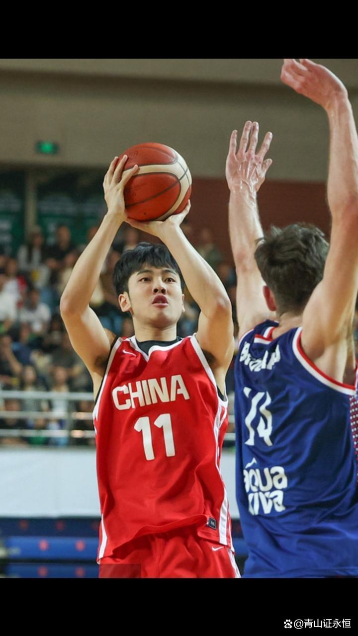 浙江队训练开放日，今晚队长鼓劲引欢呼，亚冠在即，资深球员宣示担当(中超浙江队今天最新消息)