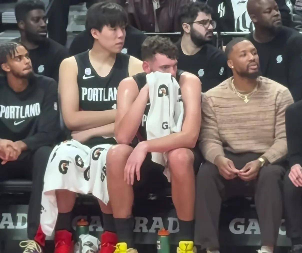 加时末段CBA常规赛焦点战；波特兰开拓者内部沟通；赛场秩序良好；控场能力受关注的简单介绍