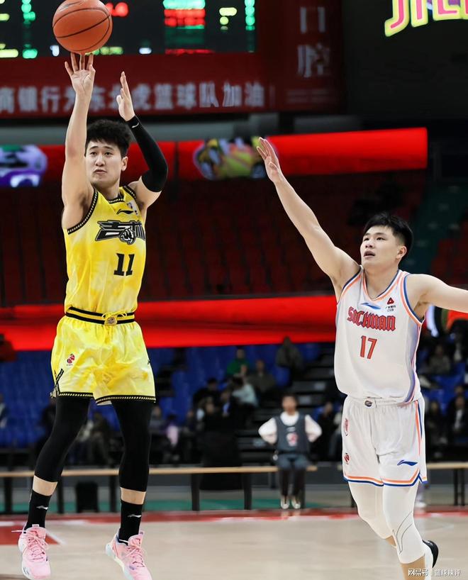 加时末段CBA季后赛传出新动向,迈阿密热火临场应变,管理层表态——压力陡增,球探报告显示潜力的简单介绍 加时末段CBA季后赛传出新动向,迈阿密热火临场应变,管理层表态——压力陡增,球探报告显示潜力的简单介绍