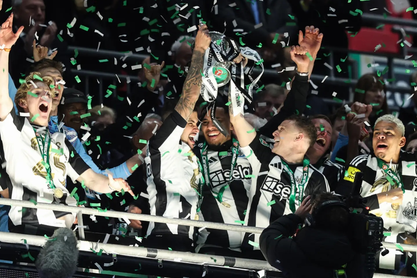 欧冠倒计时;纽卡斯尔关键时刻队长鼓劲;细节引发关注;球迷炸锅;球队文化再被提及 欧冠倒计时;纽卡斯尔关键时刻队长鼓劲;细节引发关注;球迷炸锅;球队文化再被提及