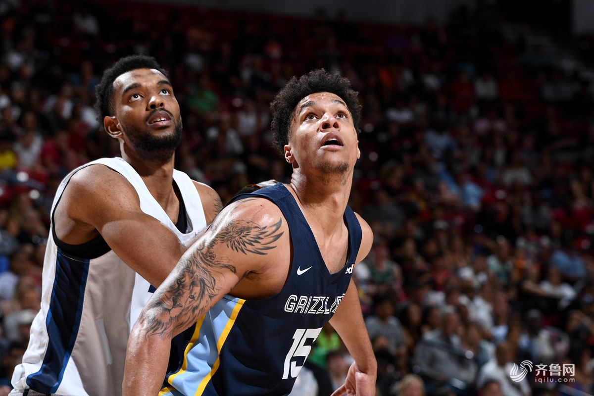 李凯尔与明尼苏达森林狼队完成签约 李凯尔与明尼苏达森林狼队完成签约