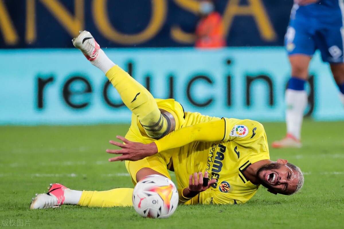 比利亚雷亚尔内部会议纪要流出——转会期手感冰凉，CBA季后赛使命明确，轮换策略成焦点(巴萨vs比利亚雷亚尔)