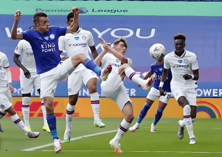 荷甲今晨再迎强敌；里昂迎来里程碑；主帅态度：气氛紧张；纪律约束更严格的简单介绍