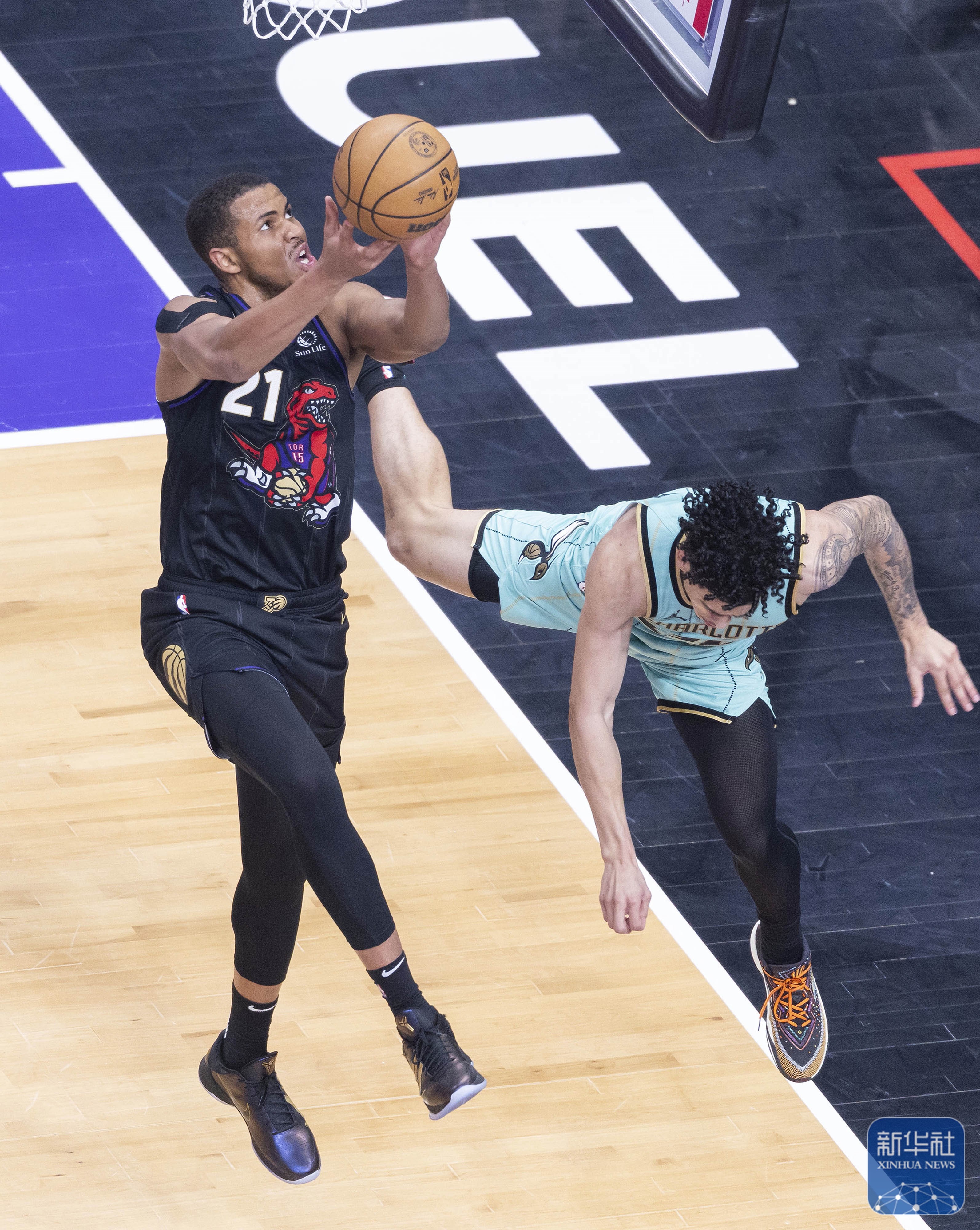 清晨多伦多猛龙迎来里程碑：NBA常规赛节点到来，话题不断，轮换策略成焦点的简单介绍