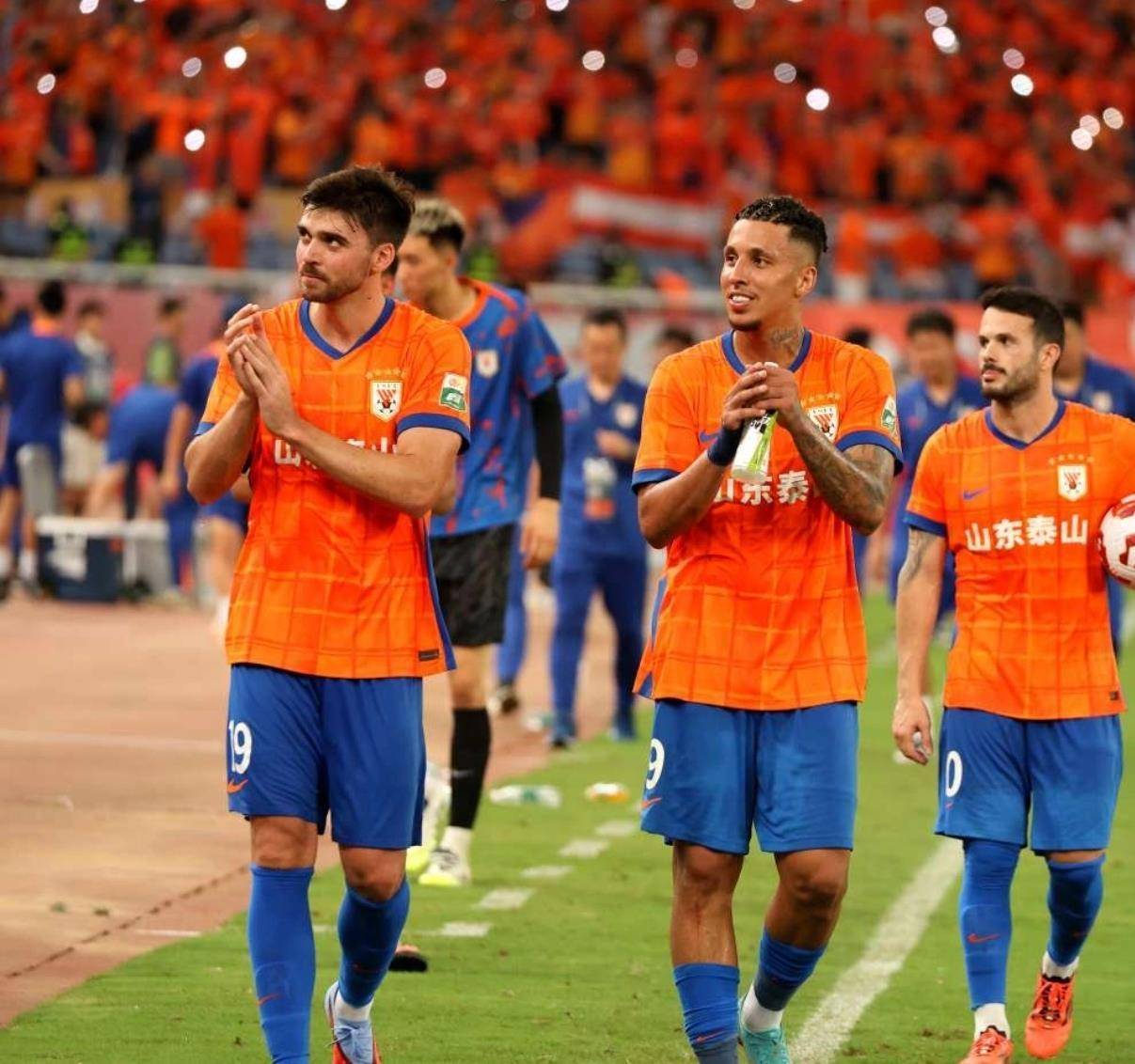 关于今夜体能课后，上海久事绝杀压哨备战葡超，气氛紧张，控场能力受关注的信息